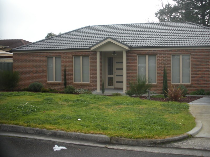 1 Rachael Drive, Mooroolbark VIC 3138