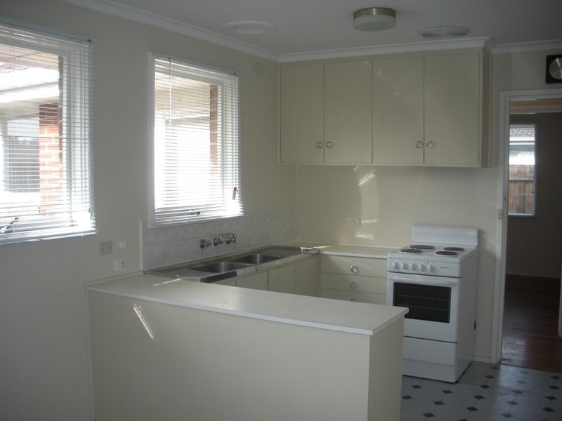 8 Pembroke Road, Mooroolbark VIC 3138