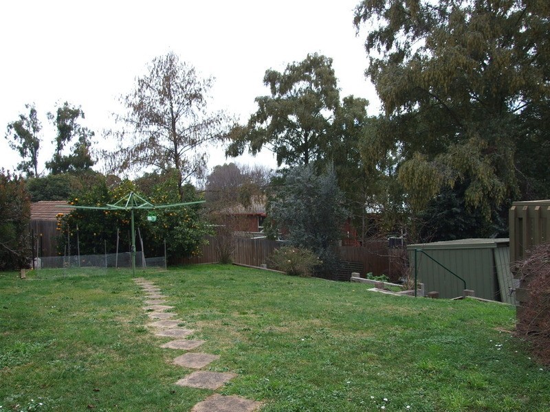 24 Eastwood Crescent, Mooroolbark VIC 3138