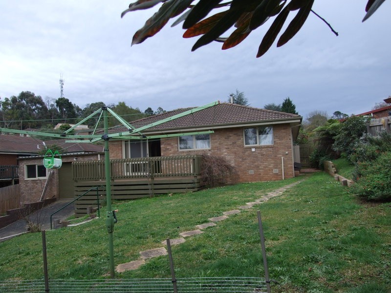24 Eastwood Crescent, Mooroolbark VIC 3138