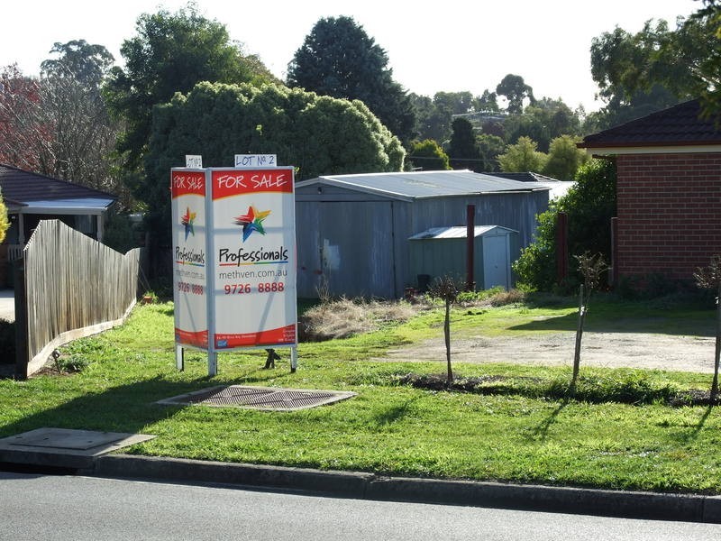 2/12 Meadowgate Drive, Chirnside Park VIC 3116