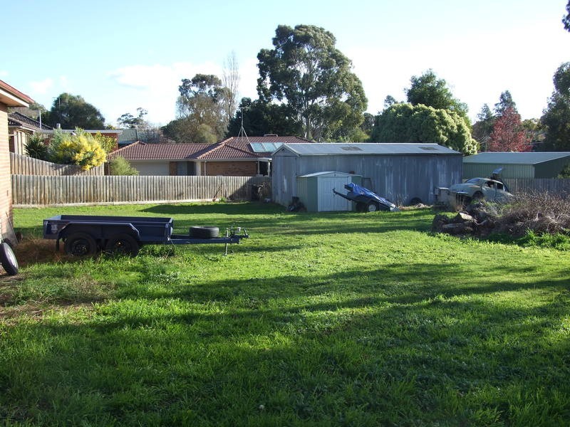 2/12 Meadowgate Drive, Chirnside Park VIC 3116