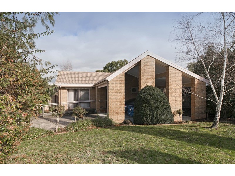 5 Camelot Court, Mooroolbark VIC 3138