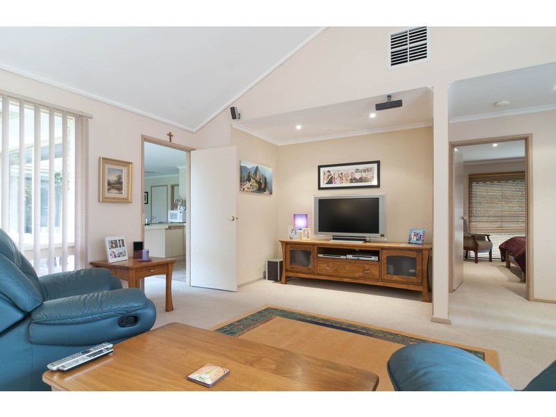 5 Camelot Court, Mooroolbark VIC 3138