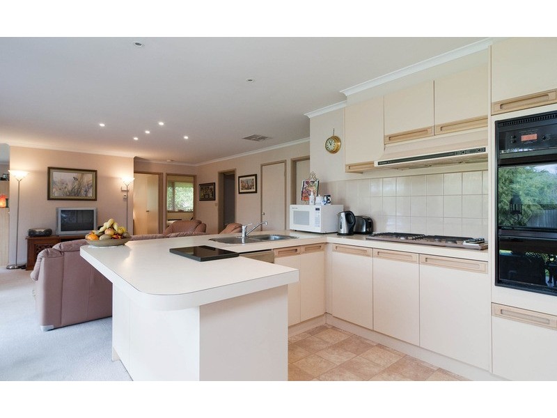 5 Camelot Court, Mooroolbark VIC 3138