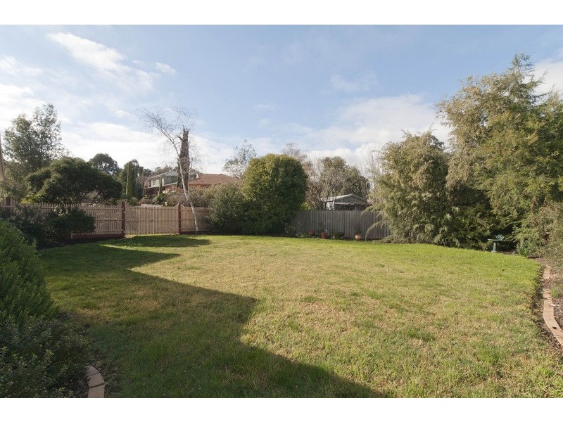 5 Camelot Court, Mooroolbark VIC 3138