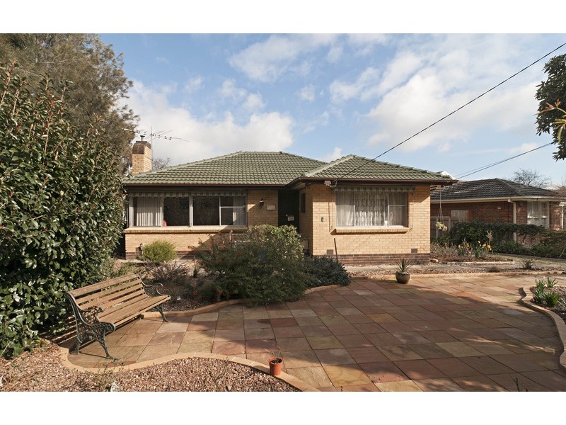 42 Swinburne Avenue, Mooroolbark VIC 3138