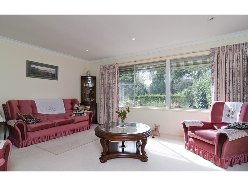42 Swinburne Avenue, Mooroolbark VIC 3138