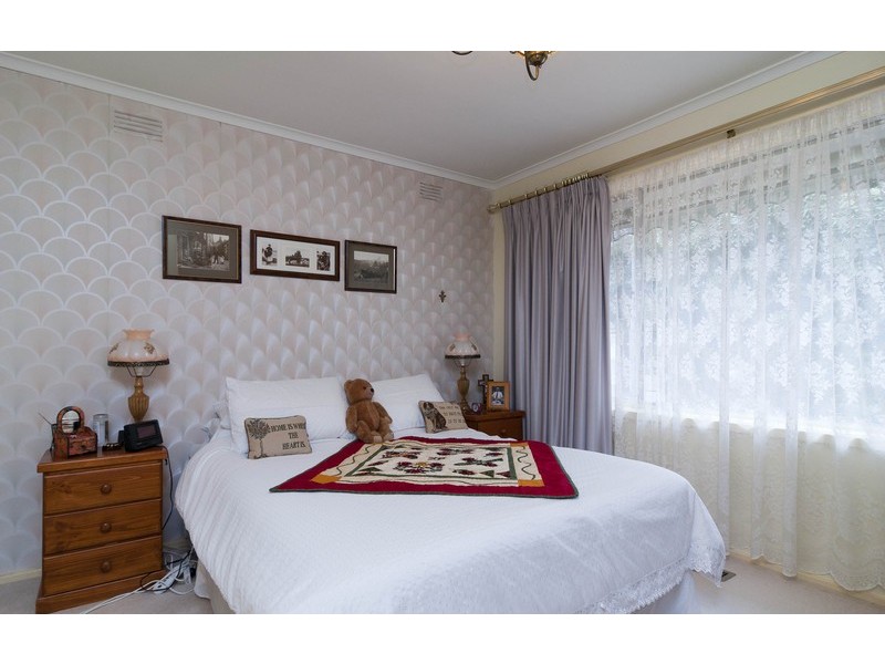 42 Swinburne Avenue, Mooroolbark VIC 3138