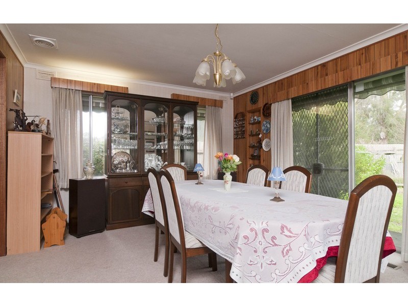 42 Swinburne Avenue, Mooroolbark VIC 3138