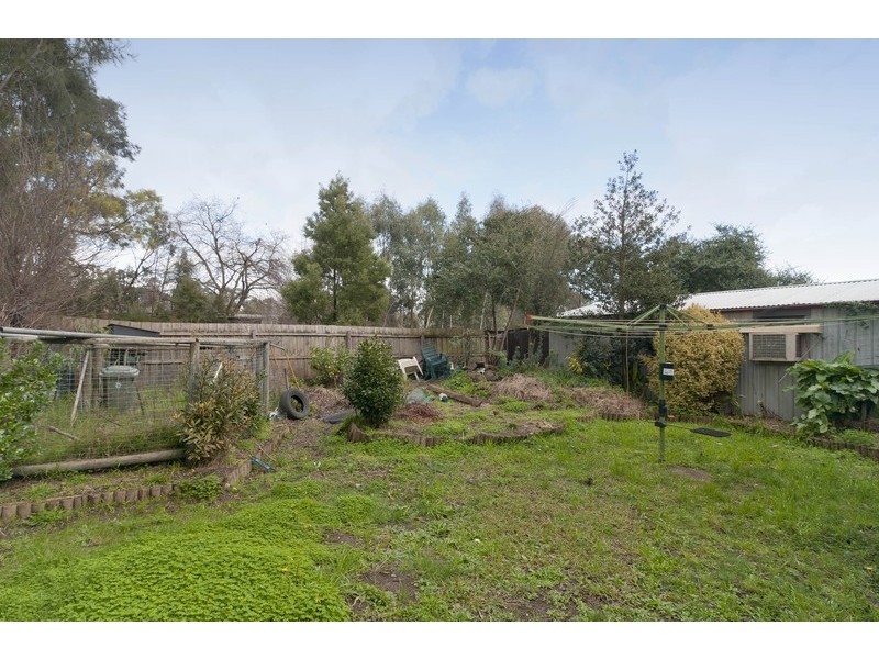 42 Swinburne Avenue, Mooroolbark VIC 3138