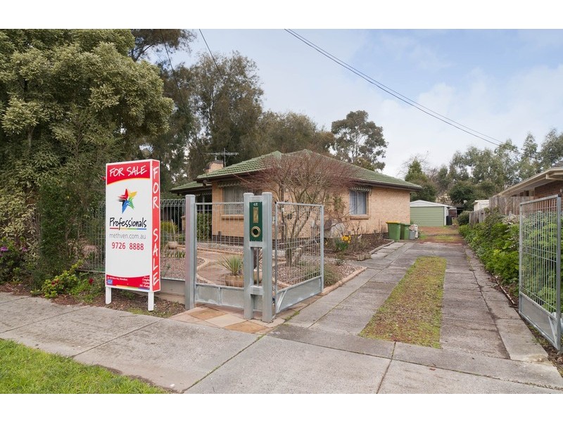 42 Swinburne Avenue, Mooroolbark VIC 3138