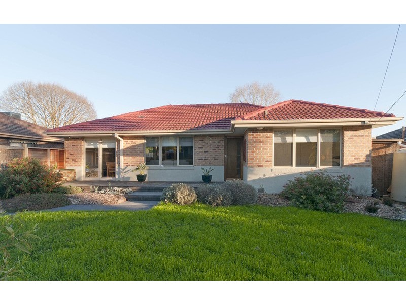 136 Lomond Avenue, Kilsyth VIC 3137