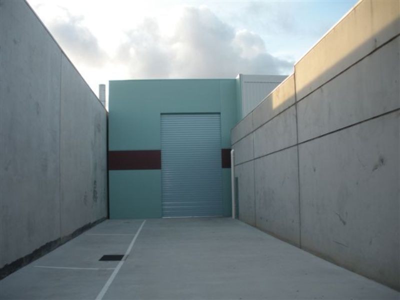 2/35 Research Drive, Croydon VIC 3136