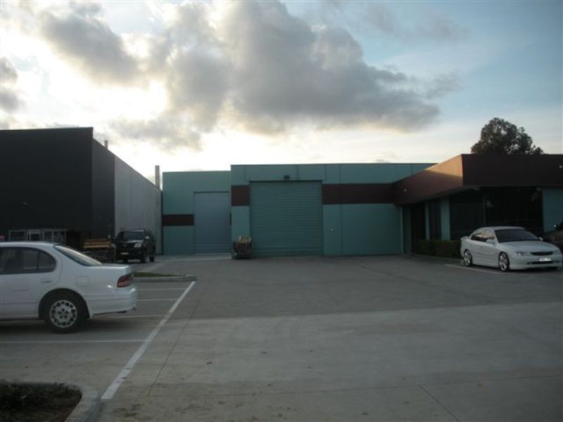 2/35 Research Drive, Croydon VIC 3136