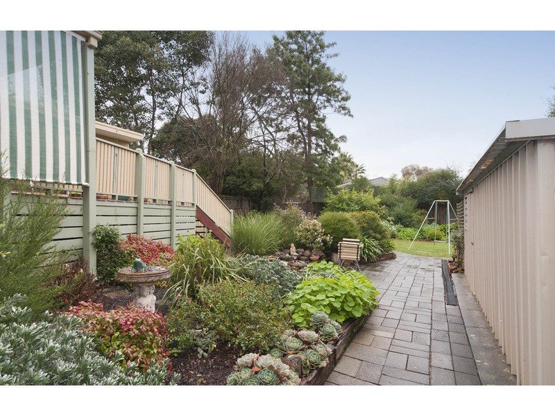 9 Arkarra Court, Mooroolbark VIC 3138