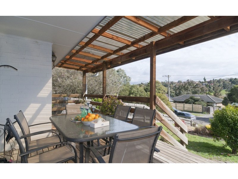 38 Greenslopes Drive, Mooroolbark VIC 3138