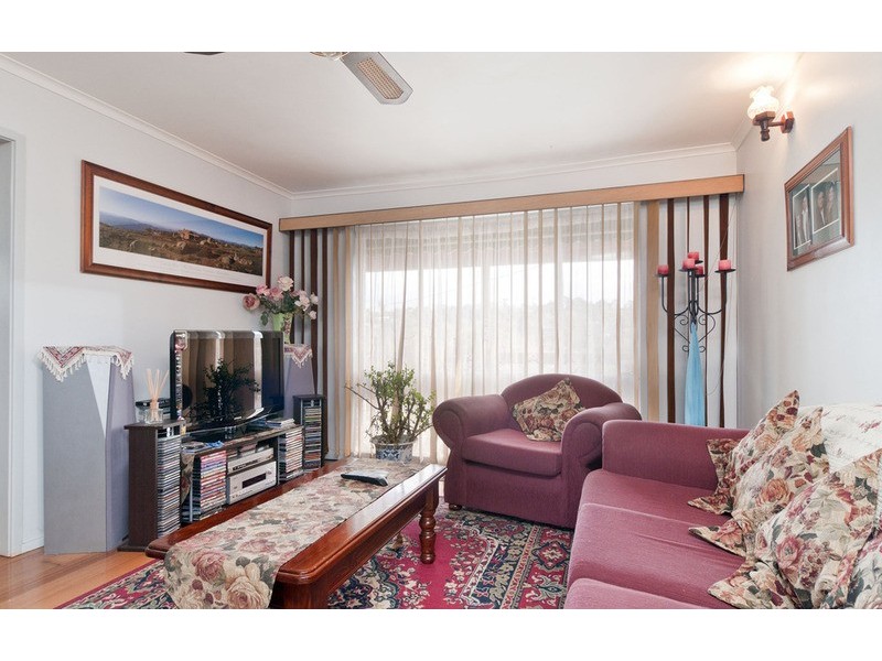 38 Greenslopes Drive, Mooroolbark VIC 3138