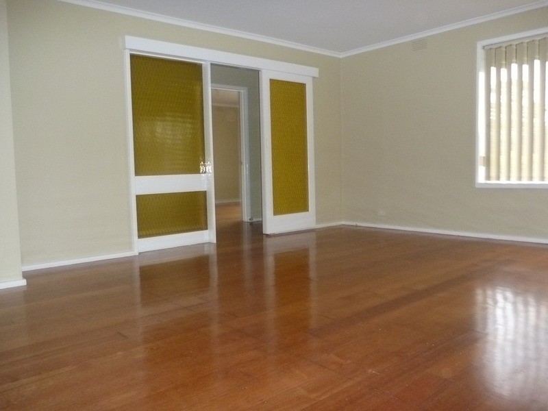 18 Greenslopes Drive, Mooroolbark VIC 3138