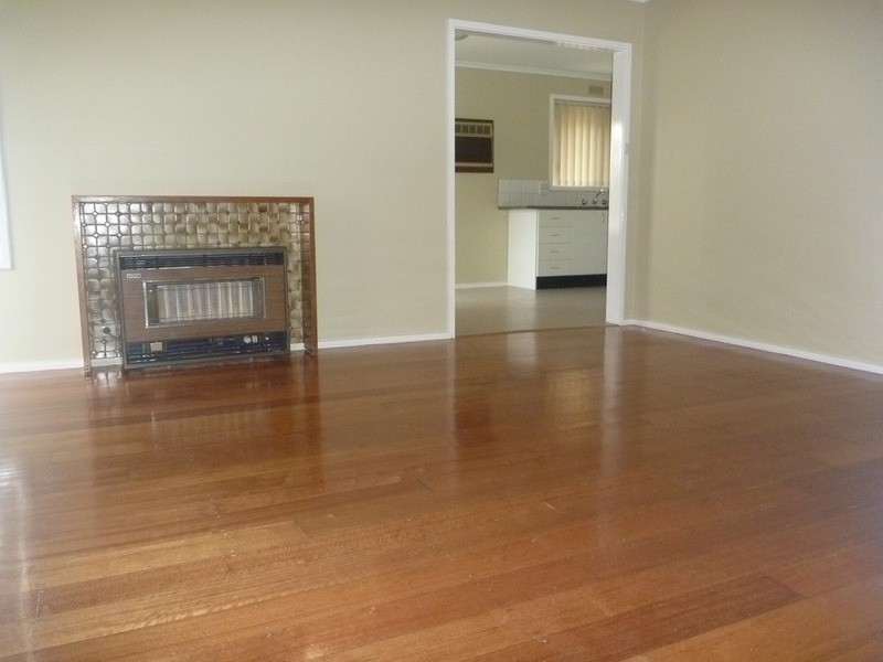 18 Greenslopes Drive, Mooroolbark VIC 3138