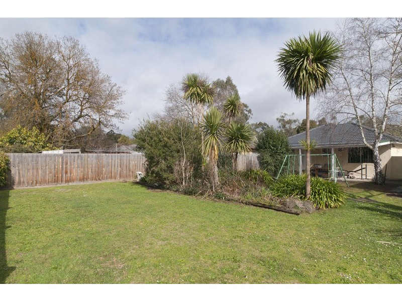 6 Kathy Court, Mooroolbark VIC 3138