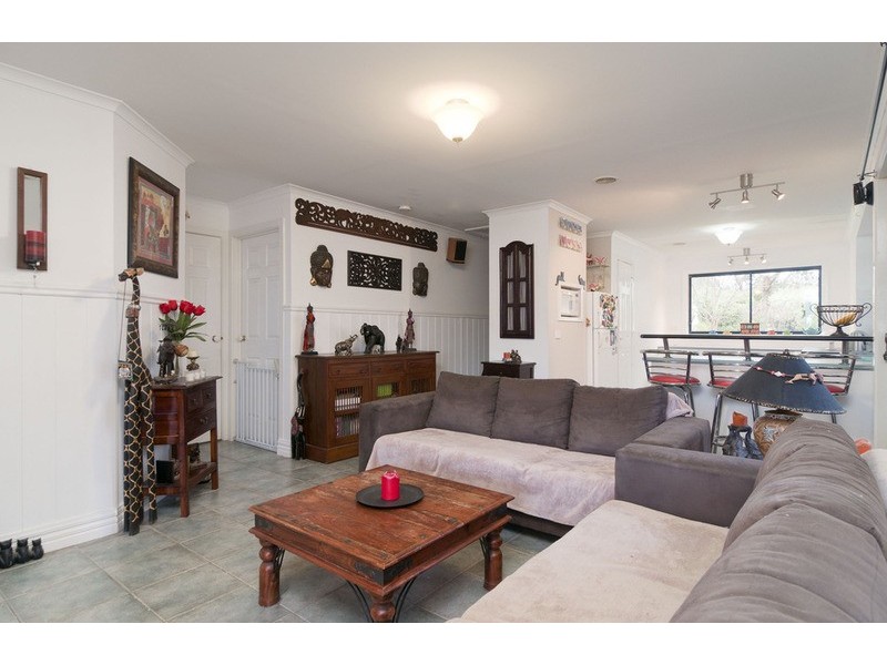 13 Charlwood Drive, Mooroolbark VIC 3138
