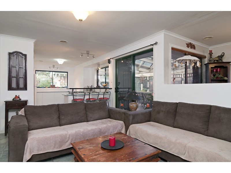 13 Charlwood Drive, Mooroolbark VIC 3138