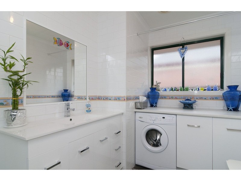 13 Charlwood Drive, Mooroolbark VIC 3138
