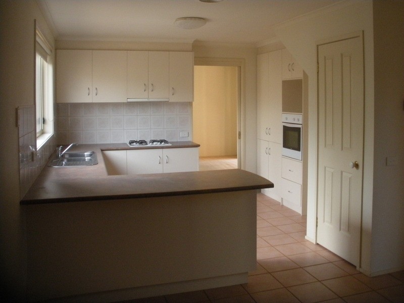 3/31 Haig Street, Croydon VIC 3136