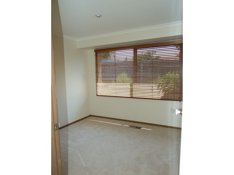 3 Hillview Court, Croydon Hills VIC 3136