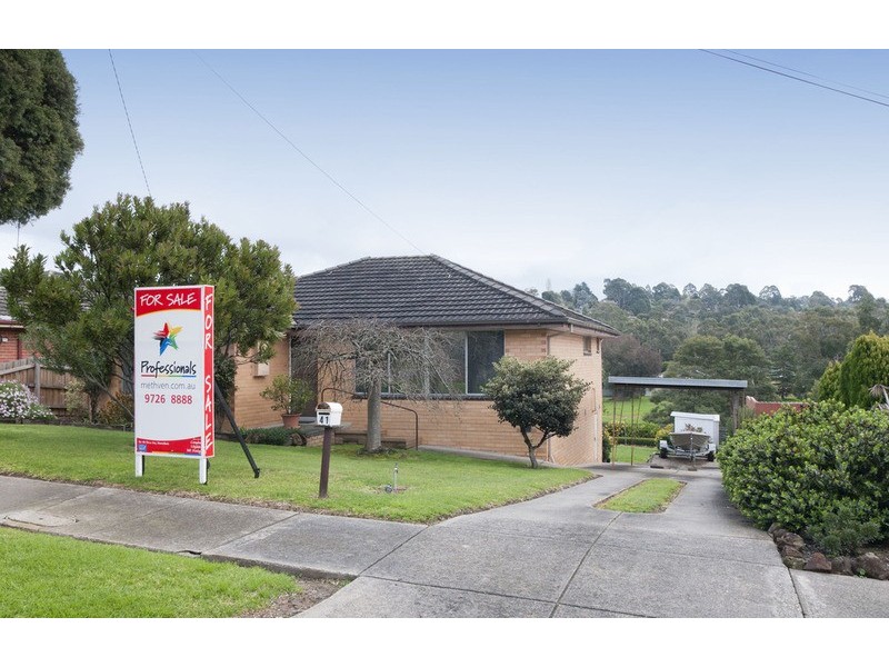 41 Greenslopes Drive, Mooroolbark VIC 3138
