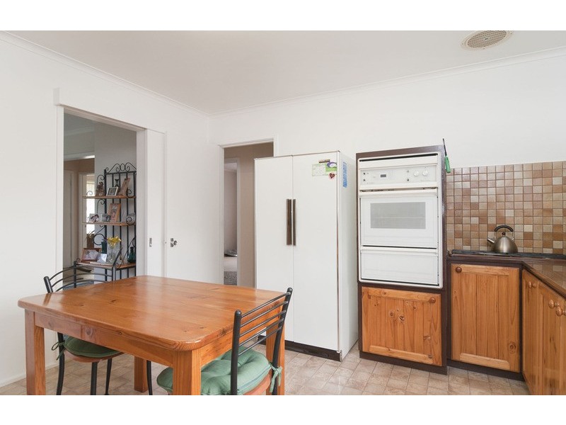 41 Greenslopes Drive, Mooroolbark VIC 3138