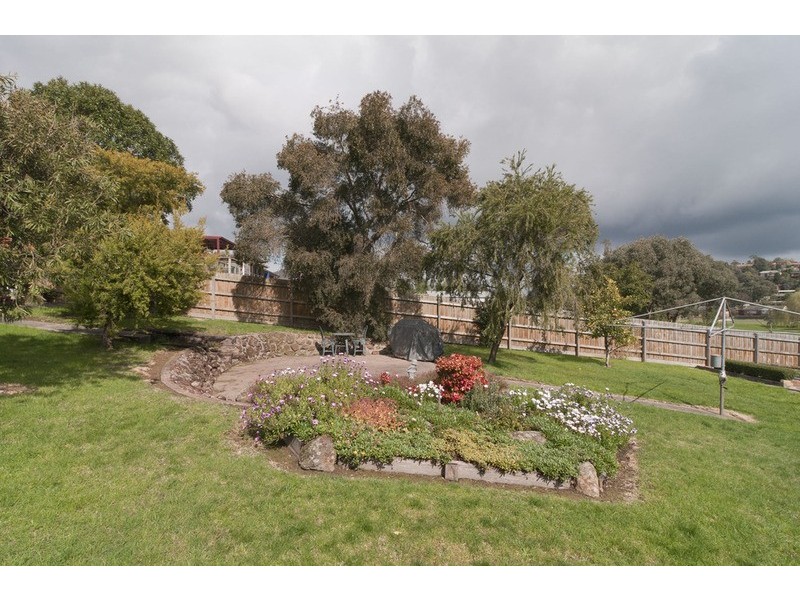 41 Greenslopes Drive, Mooroolbark VIC 3138