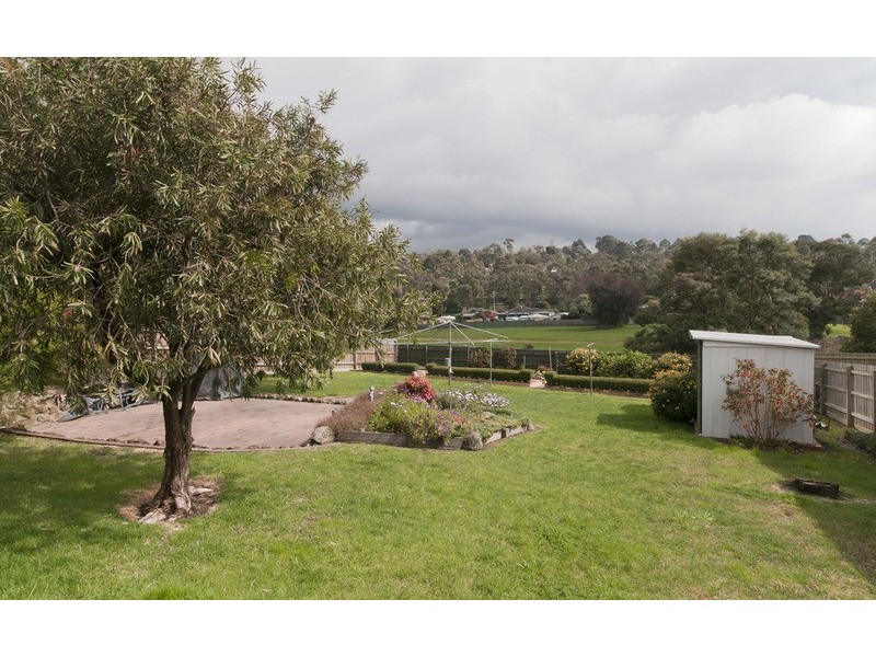 41 Greenslopes Drive, Mooroolbark VIC 3138