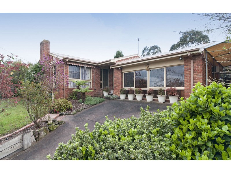 10 Melissa Court, Mooroolbark VIC 3138