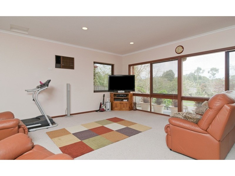 10 Melissa Court, Mooroolbark VIC 3138