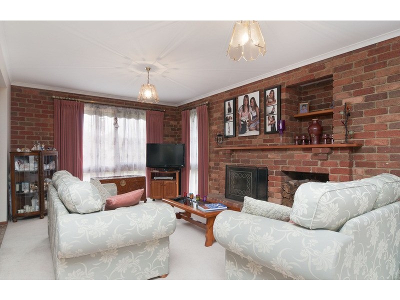 10 Melissa Court, Mooroolbark VIC 3138