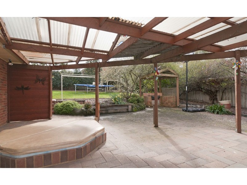 10 Melissa Court, Mooroolbark VIC 3138