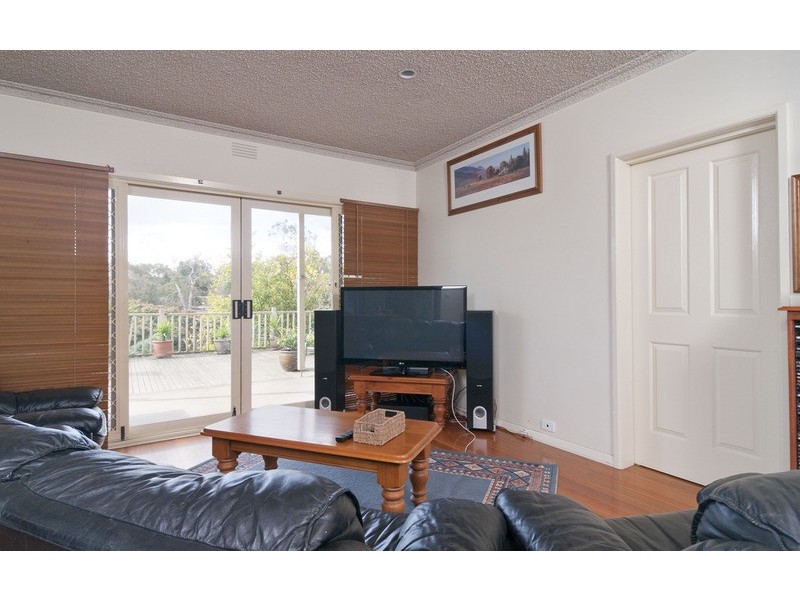 19 Cambridge Road, Mooroolbark VIC 3138