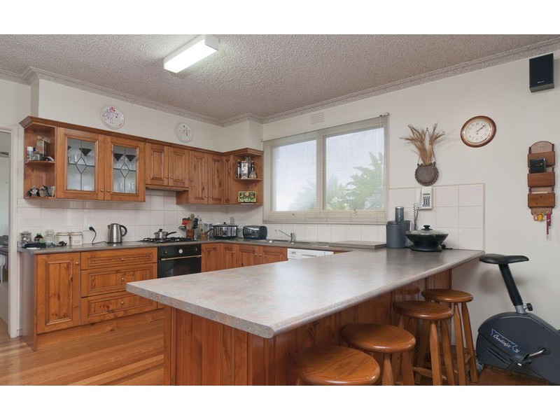19 Cambridge Road, Mooroolbark VIC 3138
