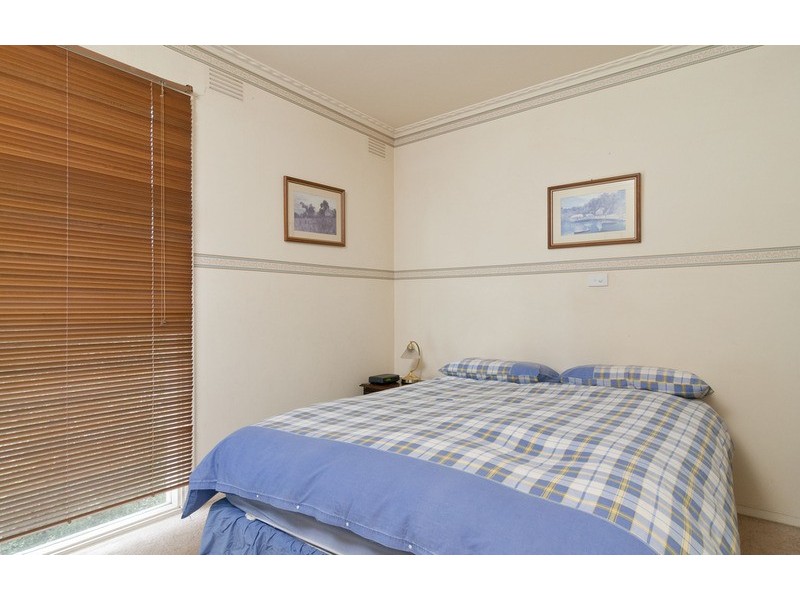 19 Cambridge Road, Mooroolbark VIC 3138