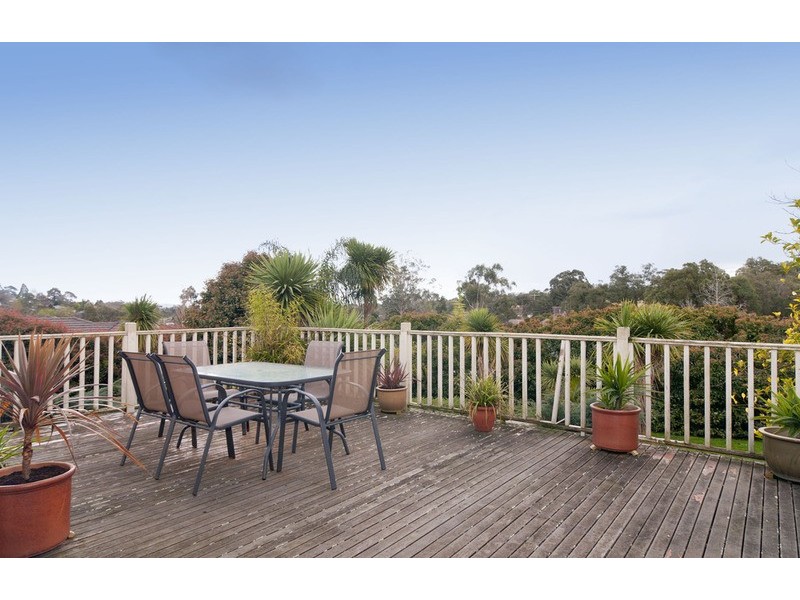 19 Cambridge Road, Mooroolbark VIC 3138