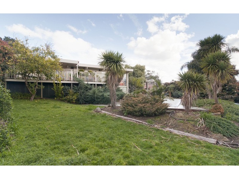 19 Cambridge Road, Mooroolbark VIC 3138