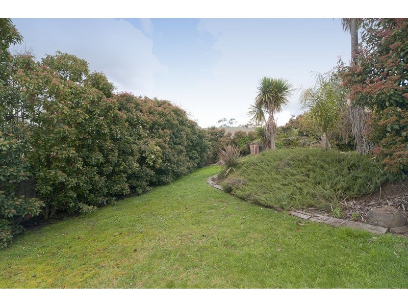 19 Cambridge Road, Mooroolbark VIC 3138