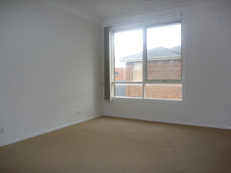 8/2-4 Station Street, Mooroolbark VIC 3138