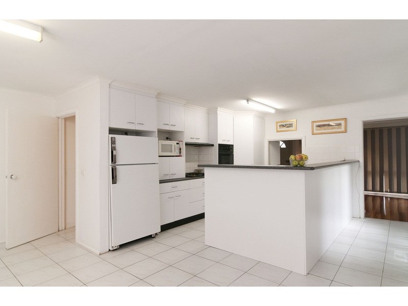 30 Sweetland Road, Mooroolbark VIC 3138