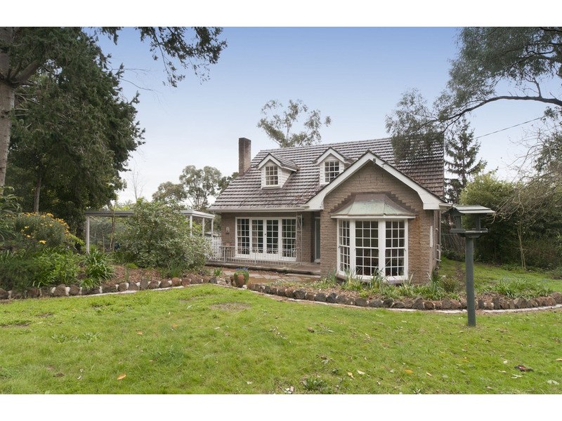 77 Cambridge Road, Mooroolbark VIC 3138