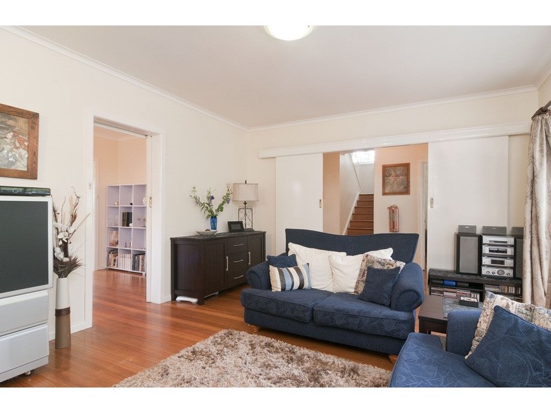 77 Cambridge Road, Mooroolbark VIC 3138