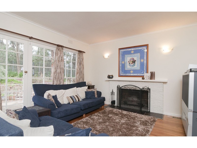 77 Cambridge Road, Mooroolbark VIC 3138