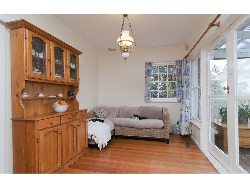 77 Cambridge Road, Mooroolbark VIC 3138